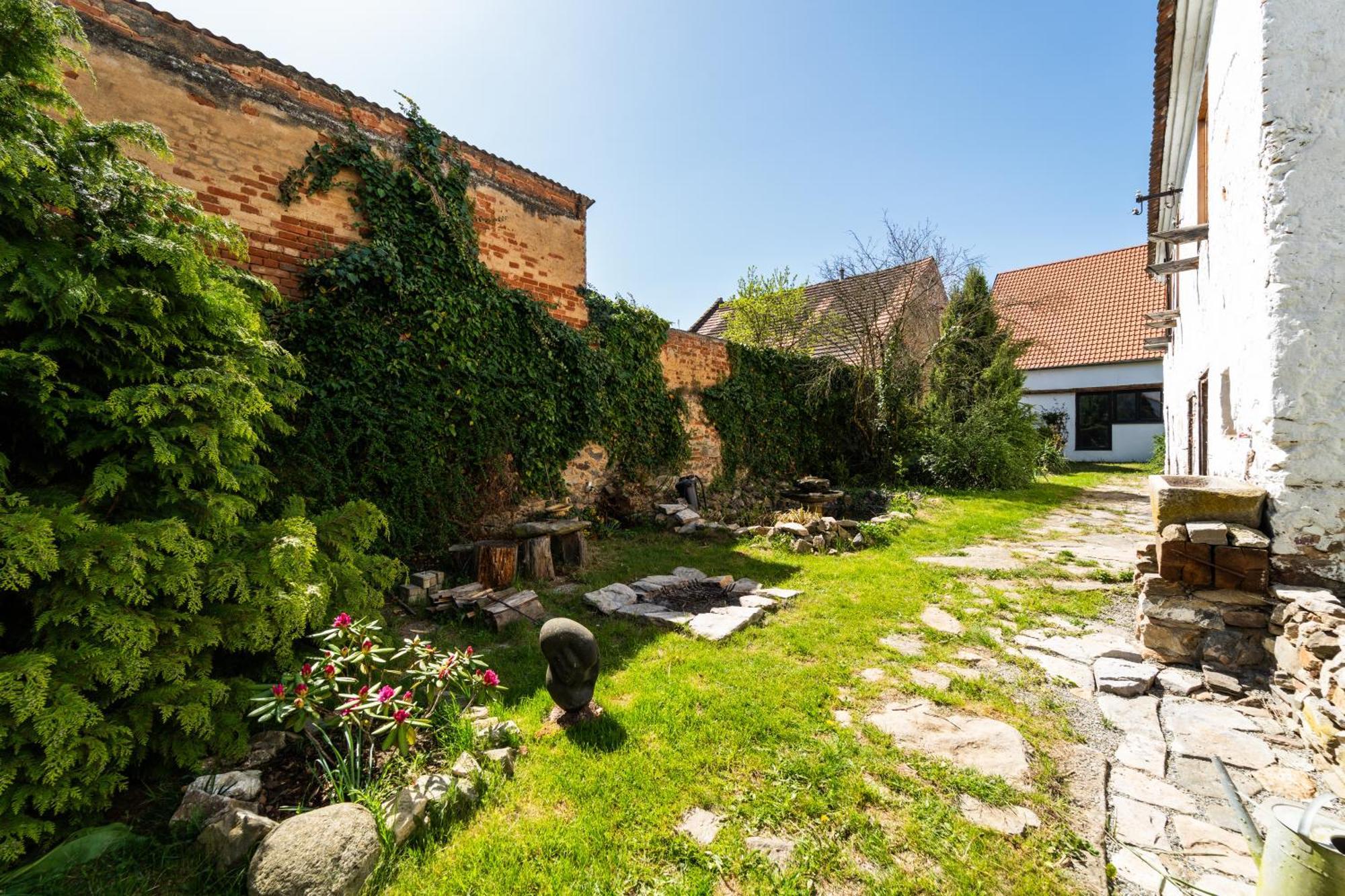 Art Gallery Dyk Chvalšiny 外观 照片
